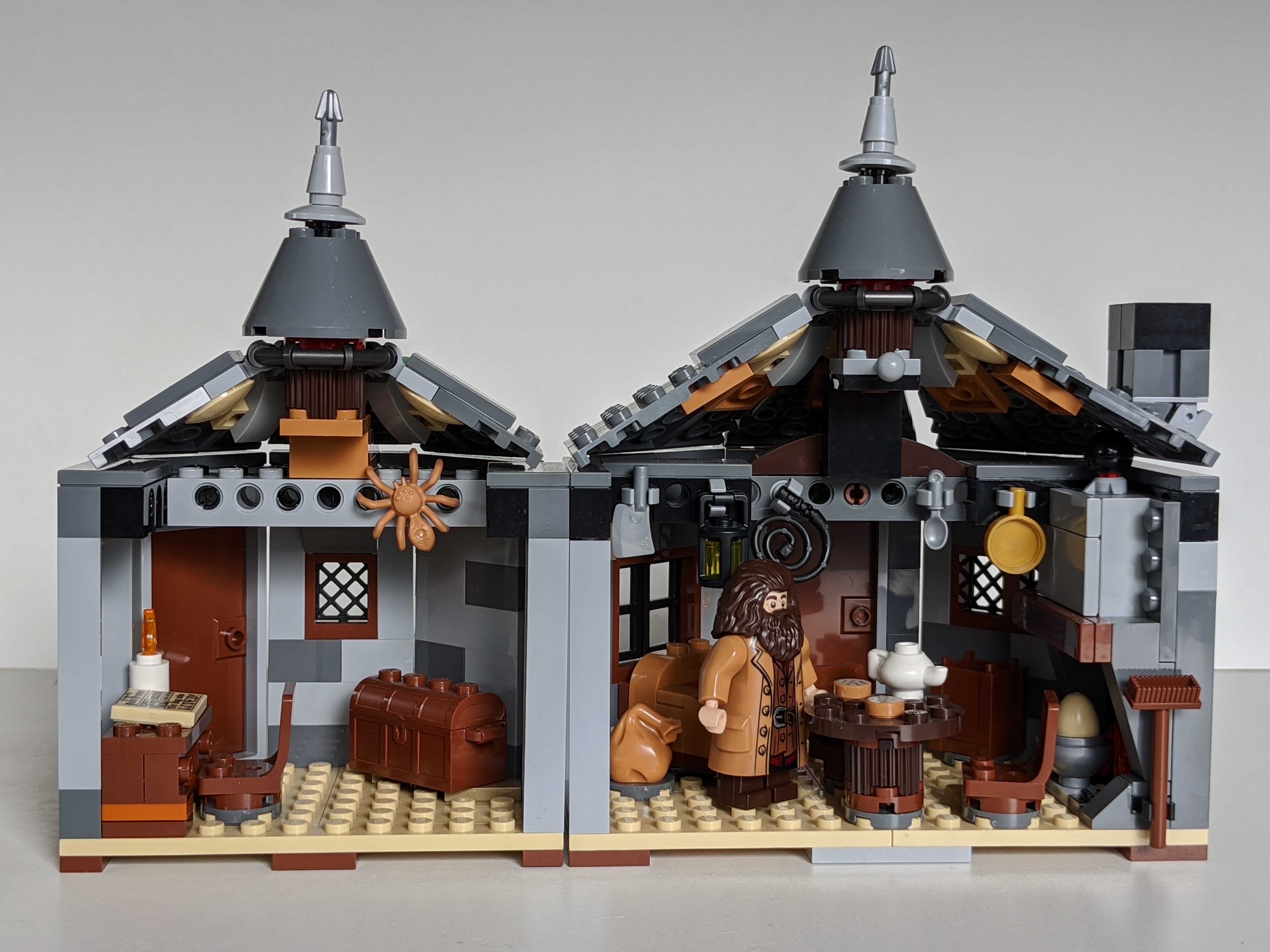 Adding a removable back to Hagrid's Hut – Blockwarts – A LEGO